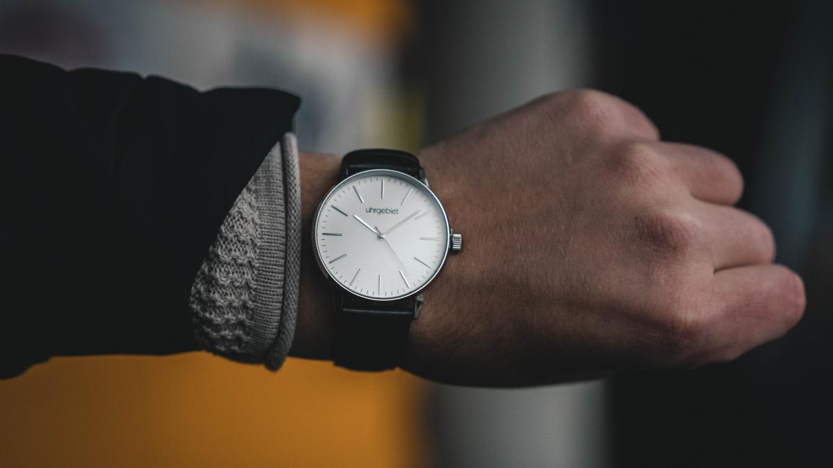 romanca-din-spania--acuzata-ca-a-furat-un-ceas-de-15-000-de-euro-de-la-un-sofer_32188800