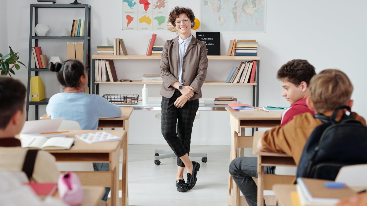 a-predat-engleza-20-de-ani-fara-a-avea-diploma--o-profesoara-din-italia--obligata-sa-returneze-aproape-250-000-de-euro_94174800