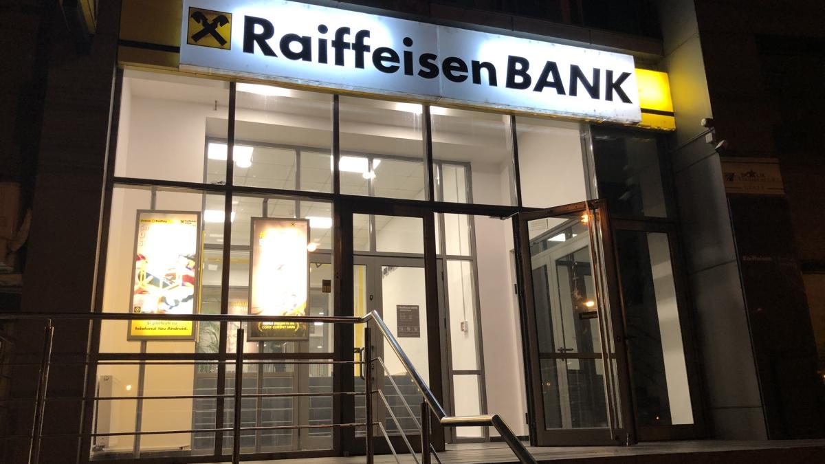 raiffeisen-bank-clienti-romani