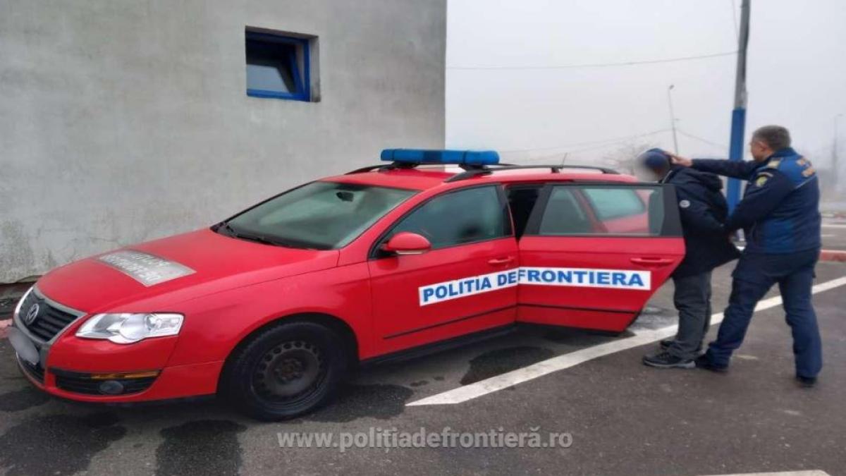 roman--cautat-de-autoritatile-din-italia--depistat-intr-un-autocar-in-vama-oancea_57295700