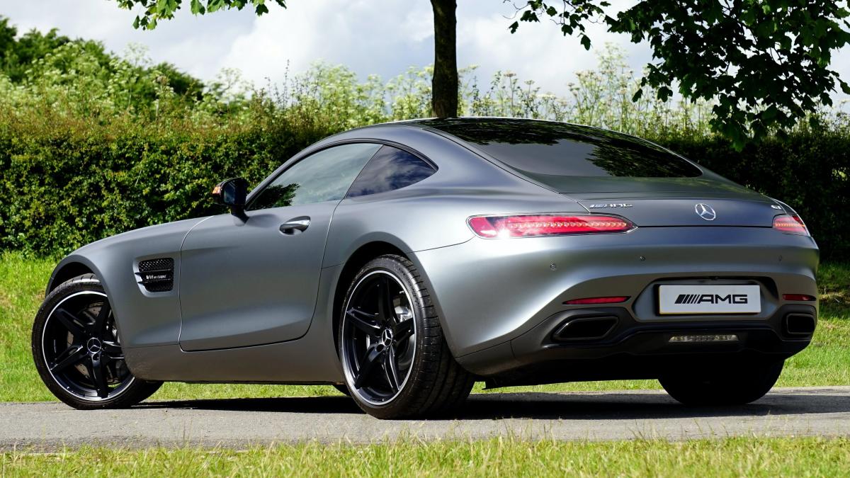 doua-romance-au-ramas-in-austria-fara-mercedesul-de-lux--furat-din-elvetia_05485900