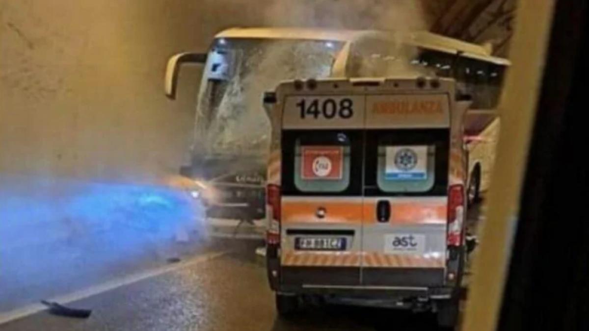 accident-tunel-italia-ambulanta-autocar-copii_57871800