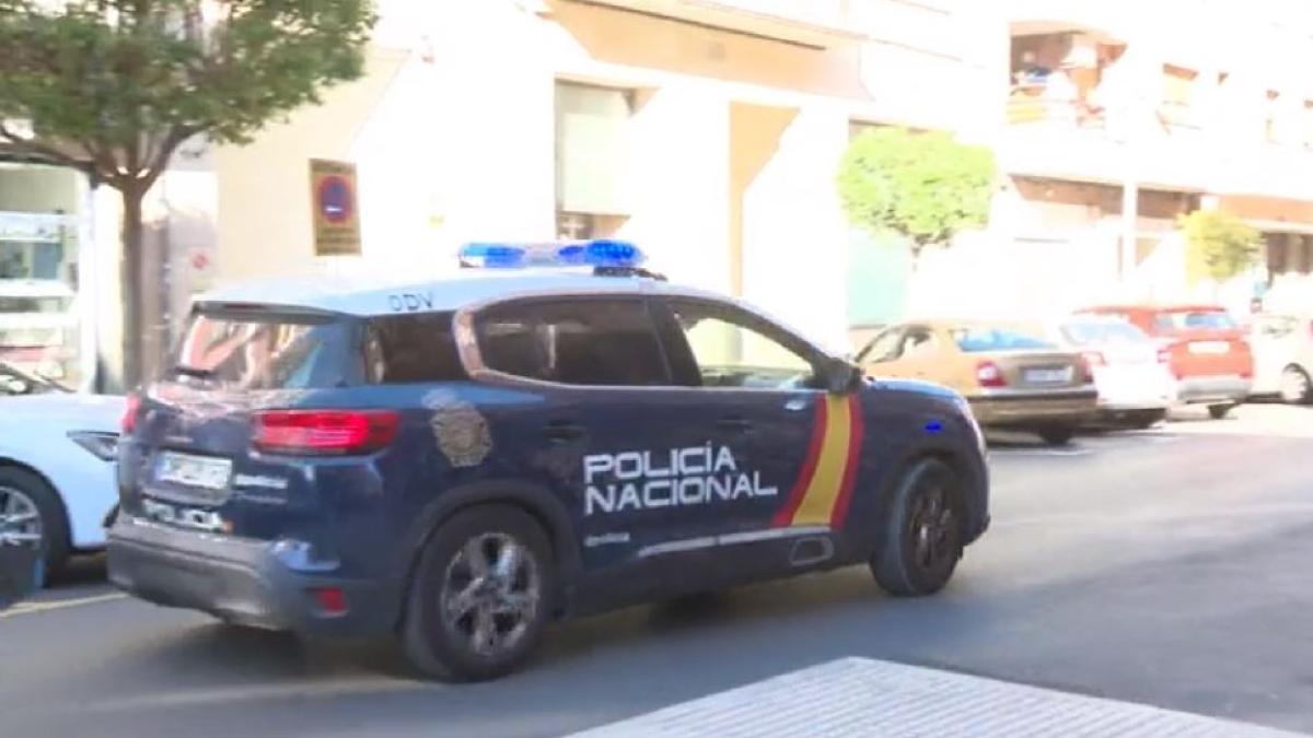 romanca-din-spania--retinuta-pentru-violenta--si-a-lovit-sotul-cu-pumnii-apoi-l-a-zgariat_55240600