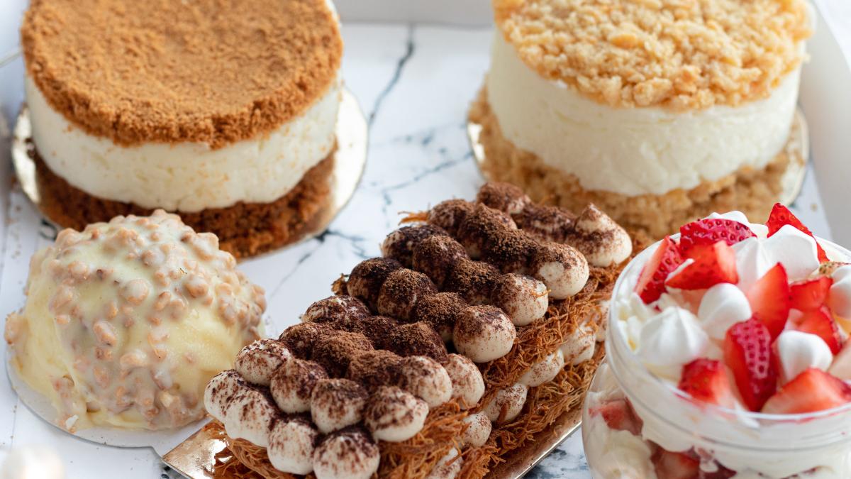 desertul-zeilor--tiramisu-cu-afine-si-doua-creme-diferite-pentru-masa-de-revelion_50296500