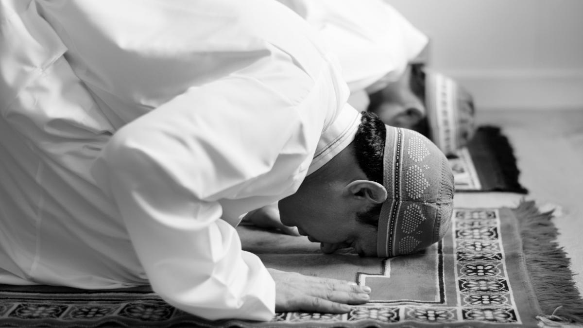 muslim-praying-sujud-posture_49207500