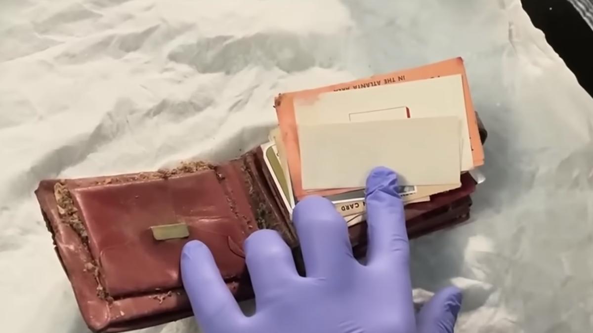 portofel-gasit-dupa-65-de-ani_80811500