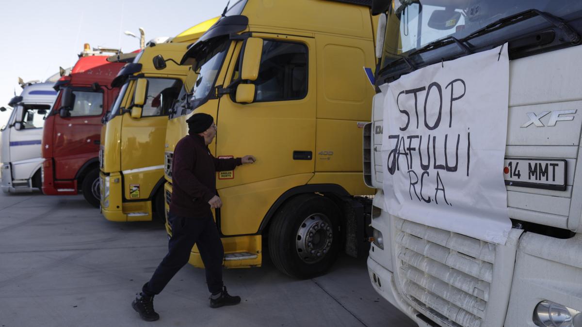 protest-transportatori-tiruri_95703300