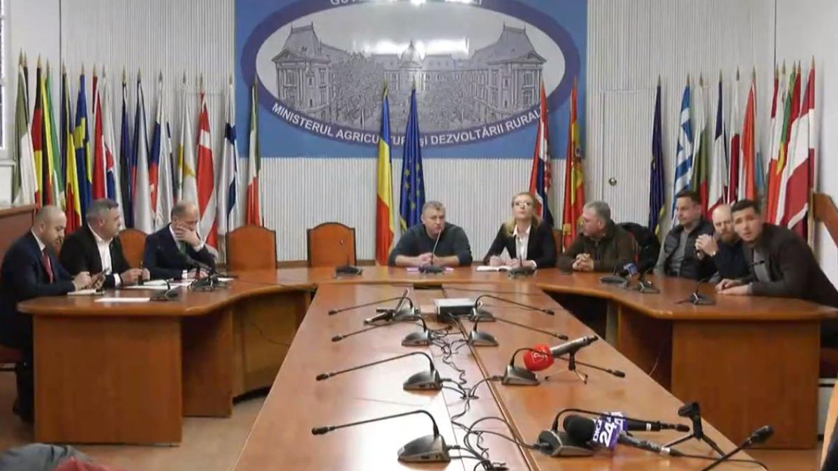 ministrul-barbu-regreta-ca-i-a-jignit-pe-fermieri---daca-i-am-facut-instigatori-imi-cer-scuze_18855600