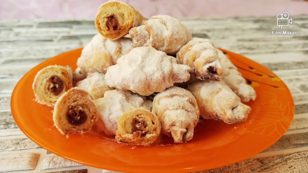 cornuelete-cu-visine_10133700