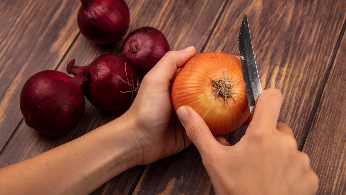 sirop-natural-din-ceapa-impotriva-tusei-si-mucozitatii--facut-in-casa-trei-dintre-retetele-vechi-si-dovedite-ale-bunicii_99879400