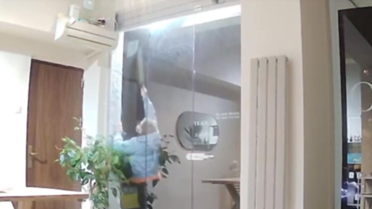 cafenea-atacata-de-un-medic-neurolog-beat-si-drogat_00835400