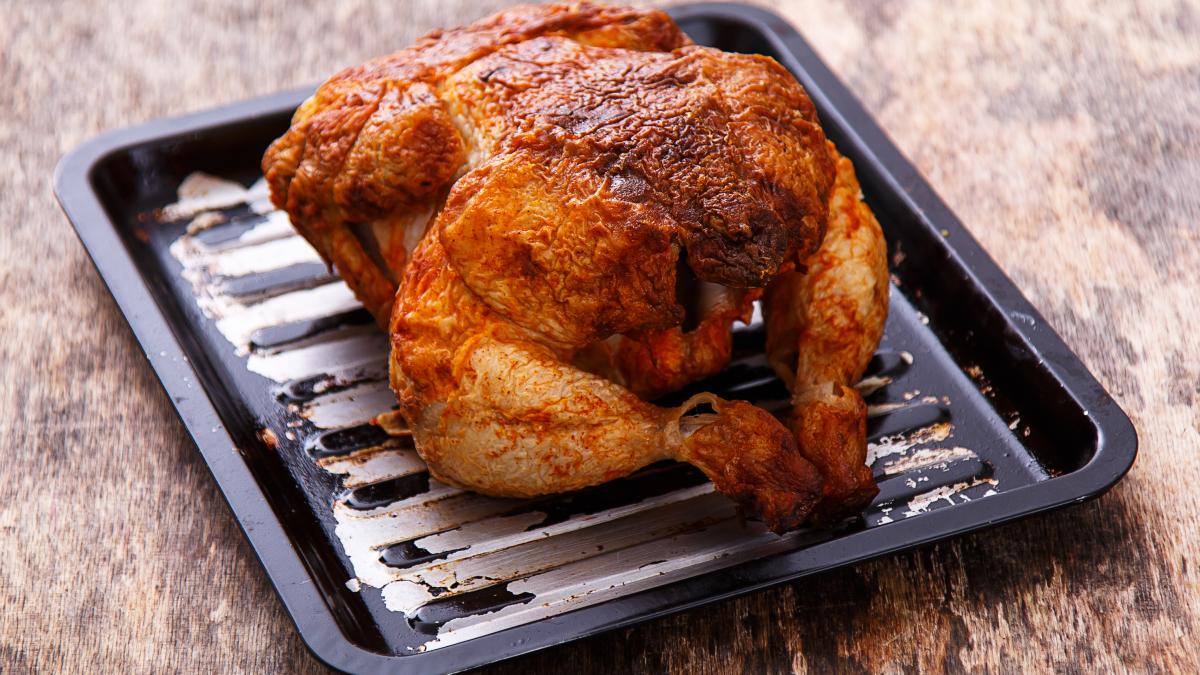 delicious-chicken-table_96084100