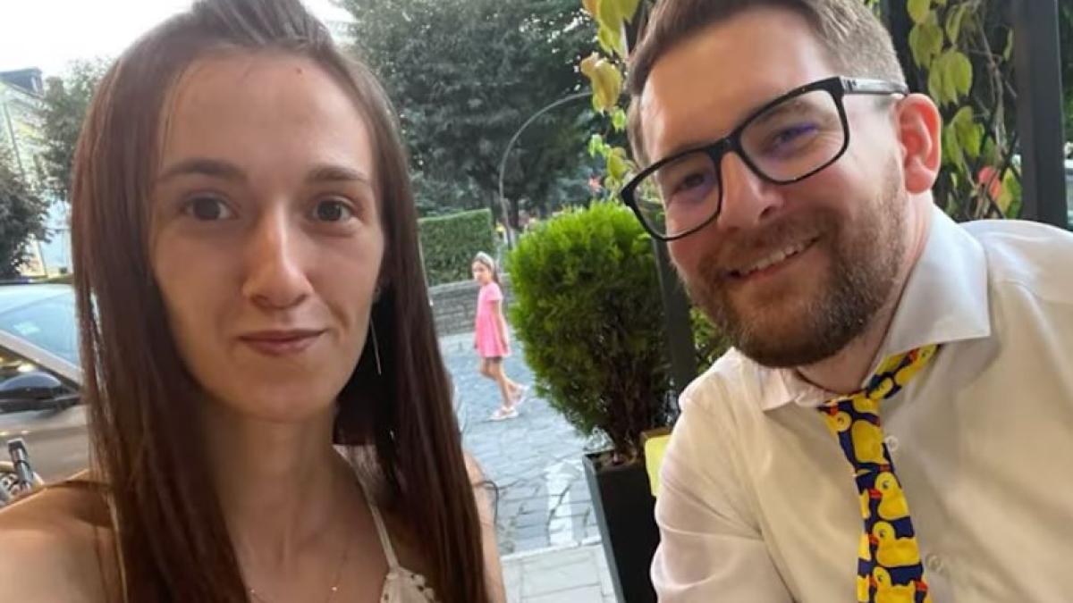 de-la-o-prietenie-virtuala--la-o-nunta-intr-un-oras-mic-din-romania--povestea-de-dragoste-dintre-o-gorjeanca-si-un-american--prc-e2prc-80prc-9emichael-s-a-indragostit-enorm-de-romaniaprc-e2prc-80prc-9d_22481500