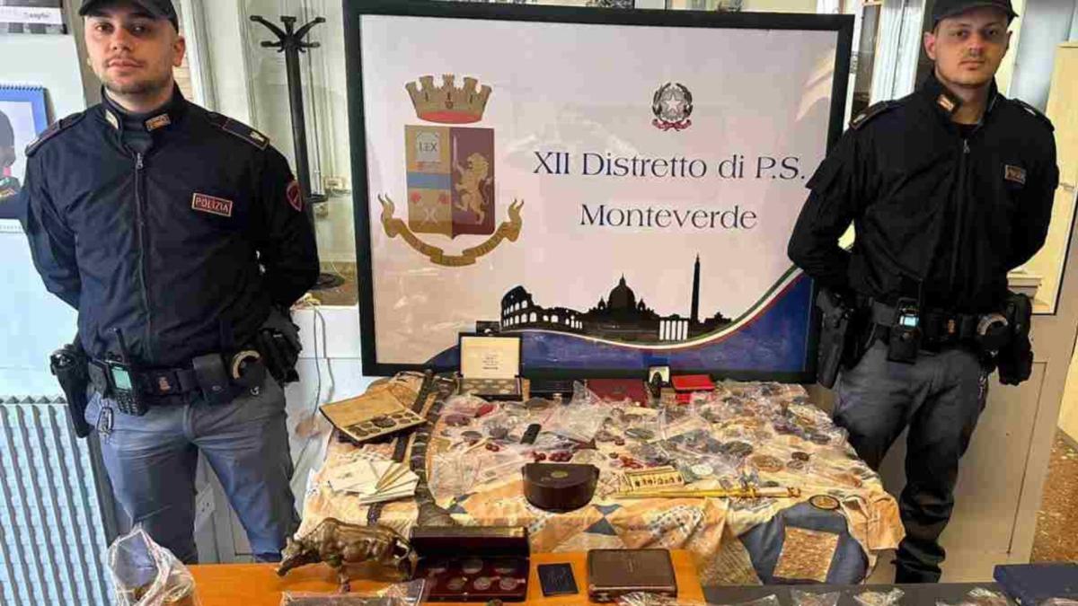 italia--roman--vanzator-ambulant--arestat-pentru-furt--marfurile-de-la-taraba-valorau-20-000-de-euro_03033600