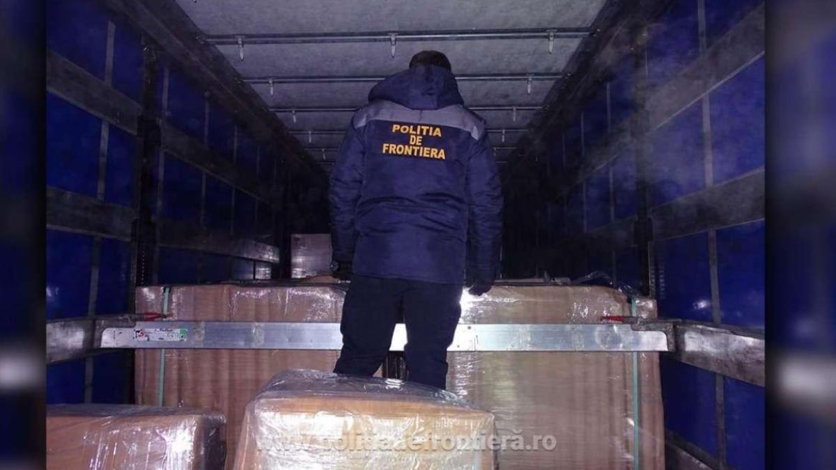 camion-in-drum-spre-austria--burdusit-cu-produse-de-lux--contrafacute--oprit-in-vama_25094000