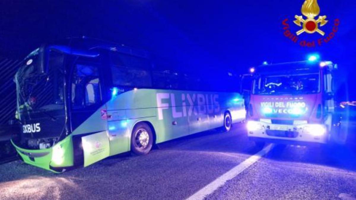 accident-flixbus-autostrada-italia_41718500