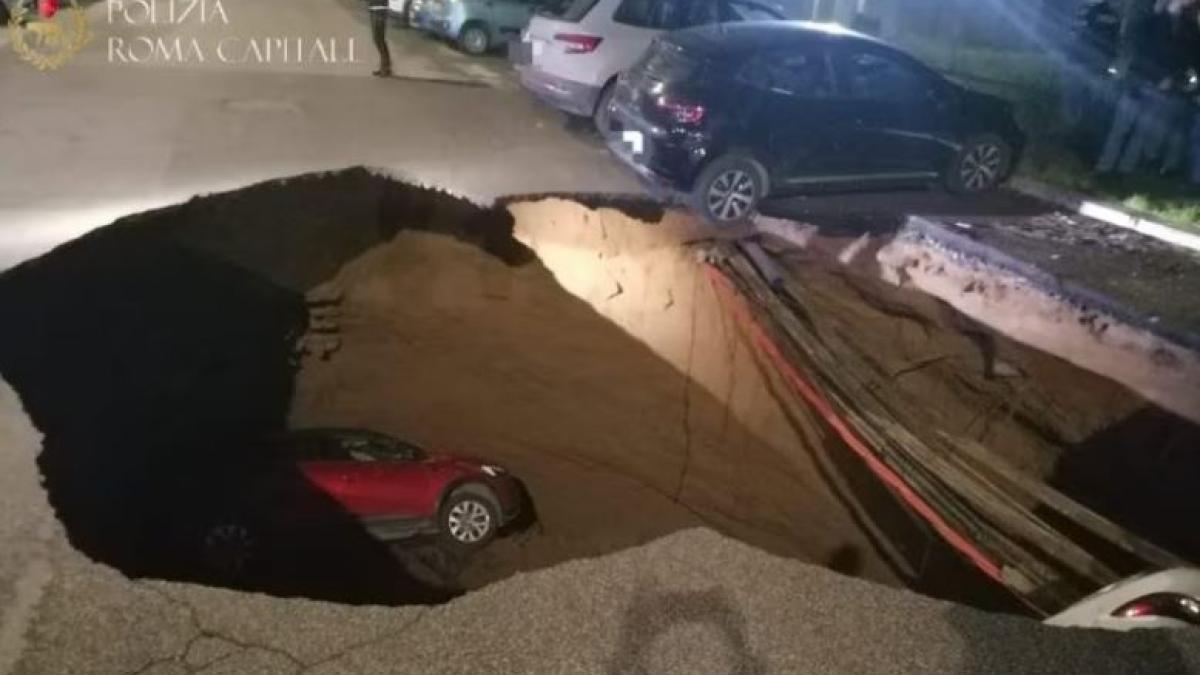 un-drum-din-roma-s-a-prabusit-brusc_35568900