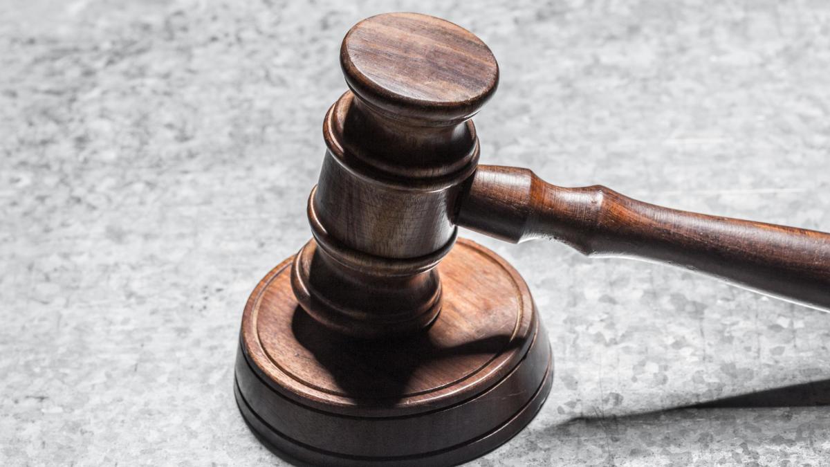 condamnare-condamnat-la-inchisoare-justitie-ilustrativ-condamnat-ilustrativ-judecator_64991500