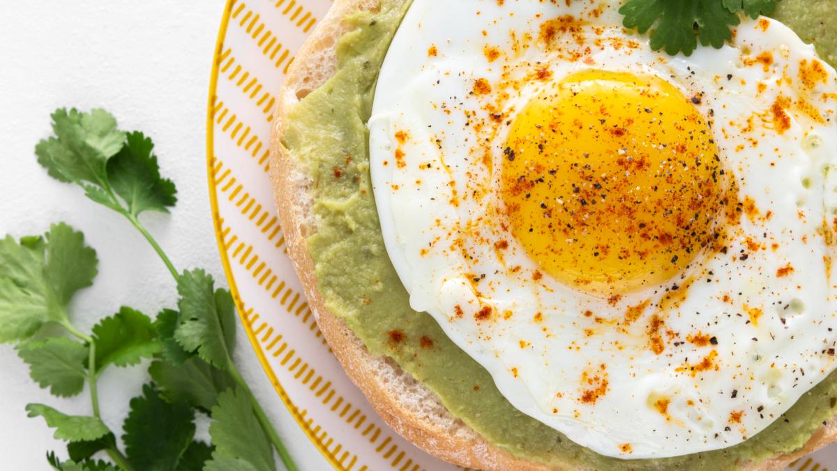 oua-ochiuri-in-pesto_21132000