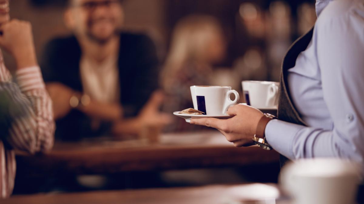 o-romanca-din-italia--care-se-angajase-chelnerita--amenintata-cu-moartea-de-sot_04579800