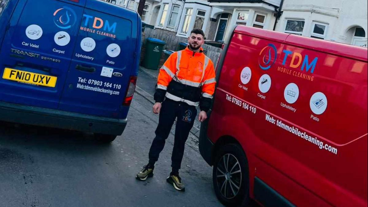 eugen-tudose-roman-spala-masinile-regelui-charles_17246700