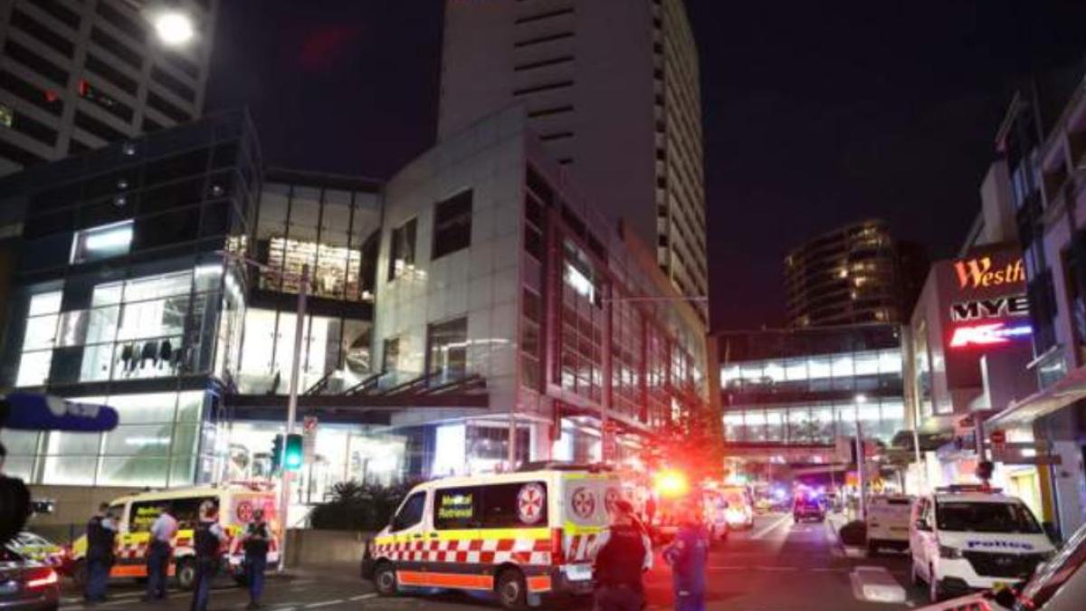 atac-cu-arma-alba-intr-un-mall-din-australia--cinci-persoane-au-murit-opt-au-fost-spitalizate_94203700