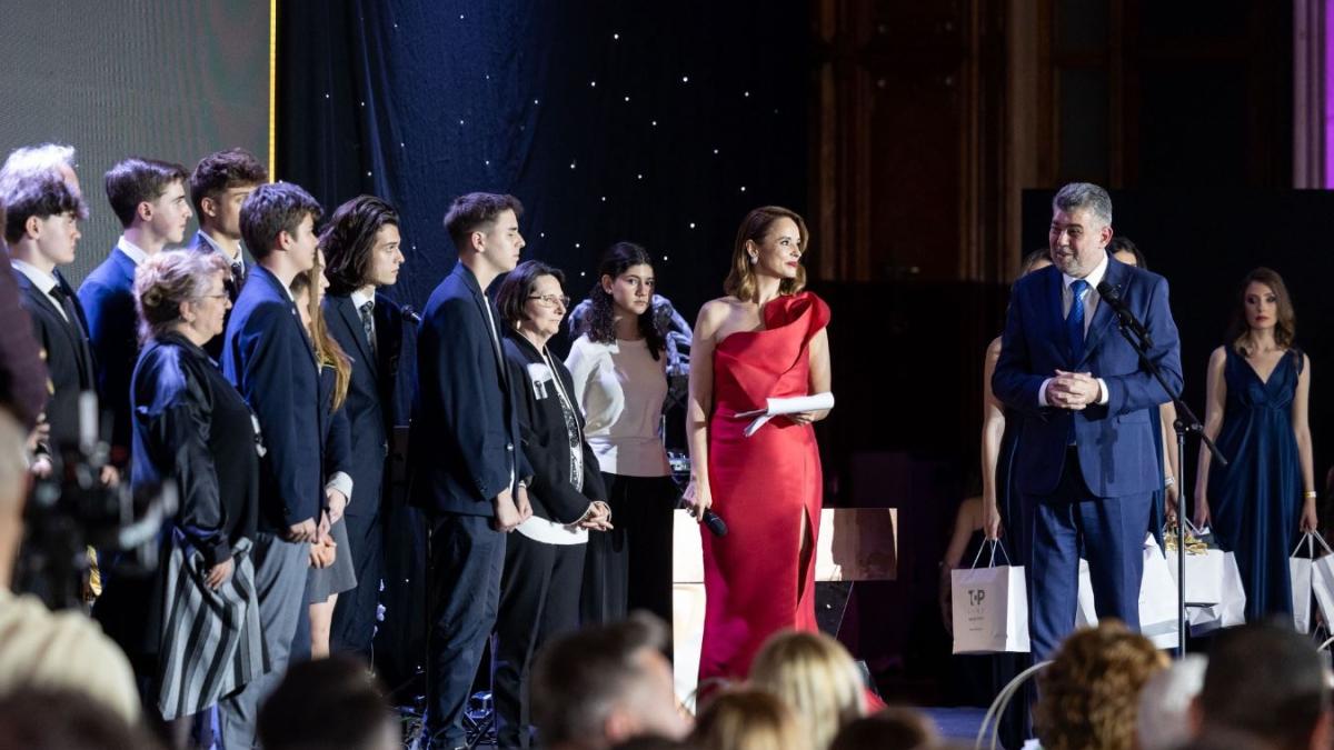 ciolacu-promite-sa-i-recompenseze-pe-elevii-romani-premiati-in-cadrul-unui-concurs-nasa--prc-e2prc-80prc-9dsuntem-premiati-fara-premiiprc-e2prc-80prc-9d_82729000