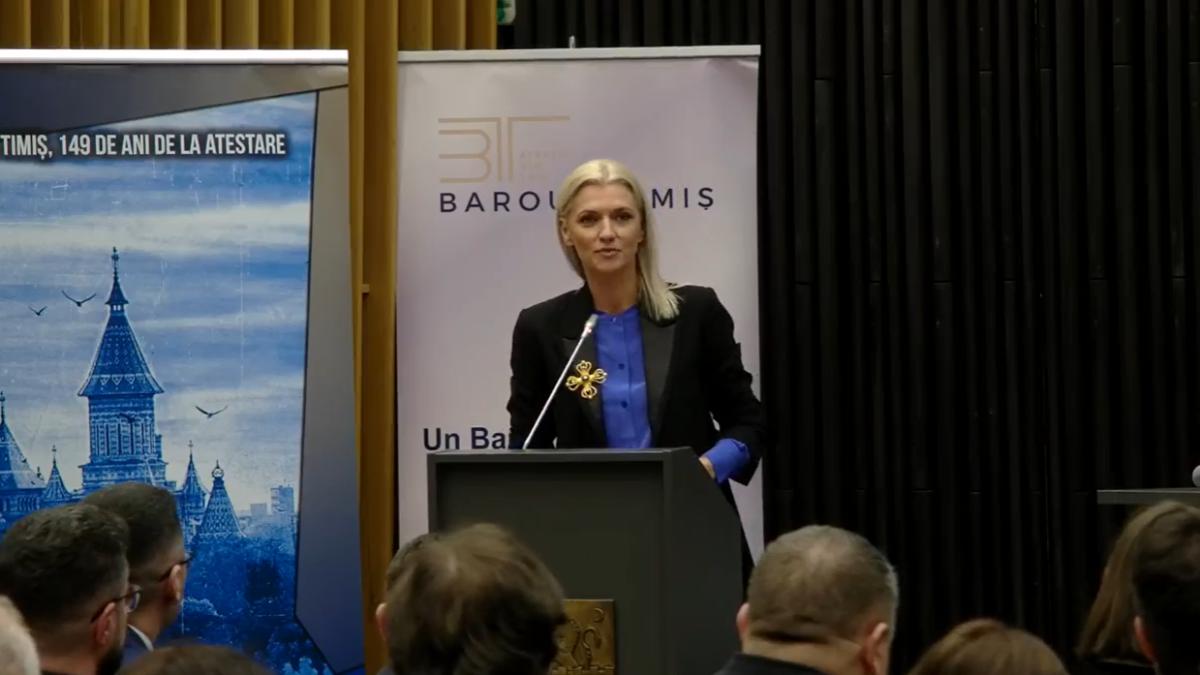 alina-gorghiu_72779100