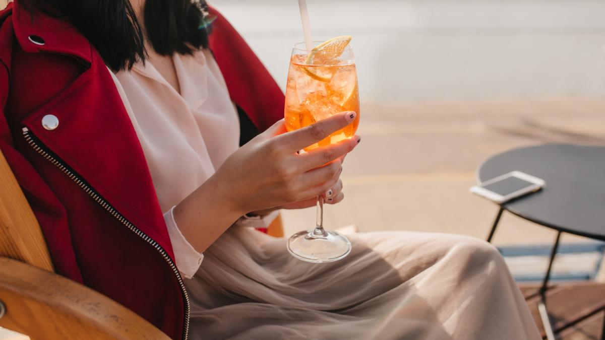 zonele-din-spania-unde-bauturile-alcoolice-se-vor-consuma-doar-in-spatii-speciale--amenda-este-de-1-500-de-euro_33349400