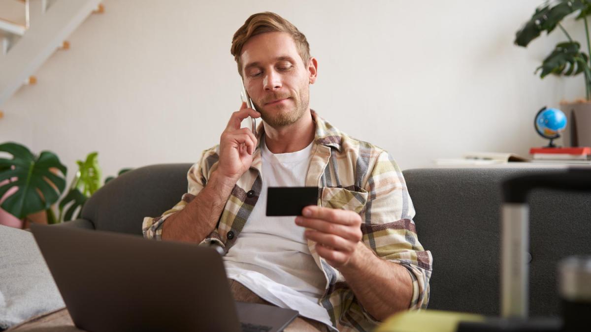 cea-mai-mare-platforma-de-rezervari-hoteliere--acuzata-de-practici-inselatoare-consumatorii-sunt-prc-e2prc-80prc-9dmanipulatiprc-e2prc-80prc-9d-de-reduceri-false-si-preturi-incomplete_24908500