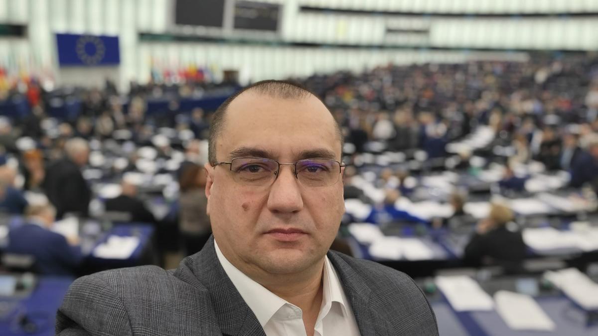 cristian-terhes_09860500