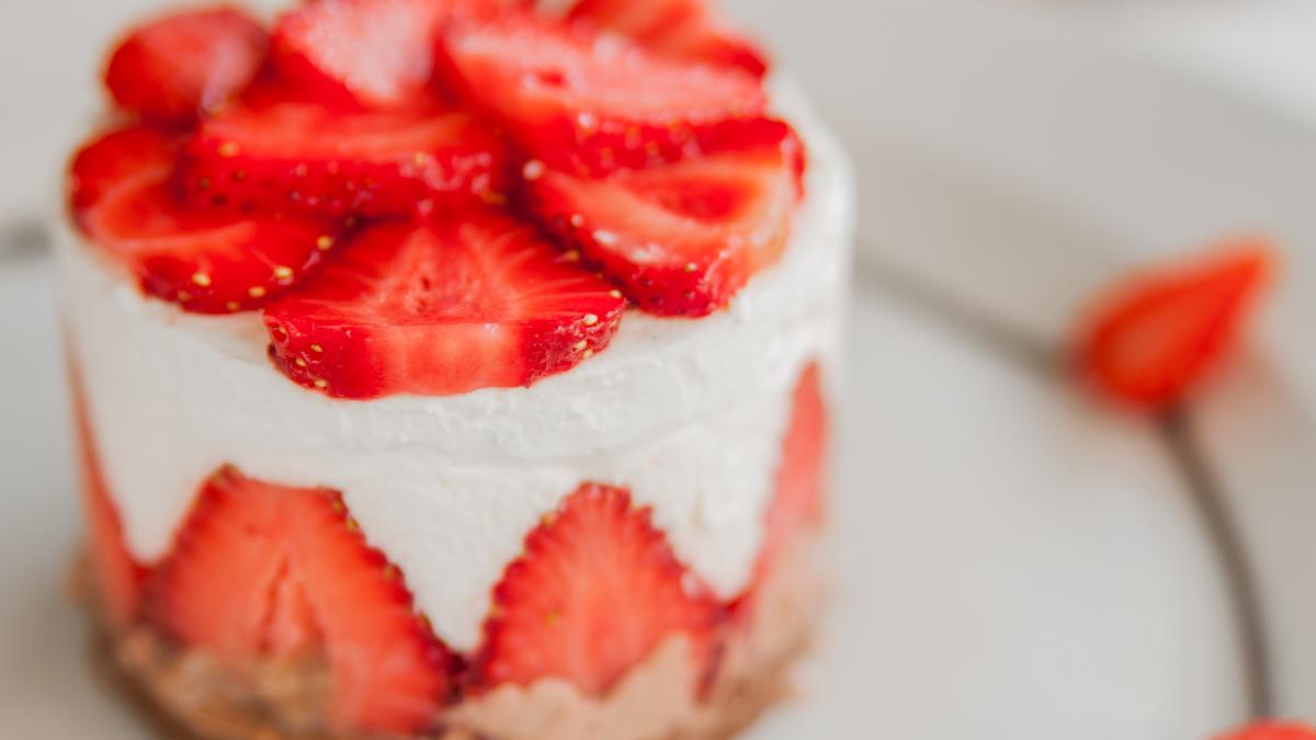 mousse-de-capsuni_51272900