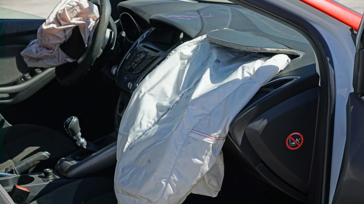 un-producator-auto-recheama-doua-branduri-de-masini-franceze-din-cauza-airbag-ului-defect_15491900