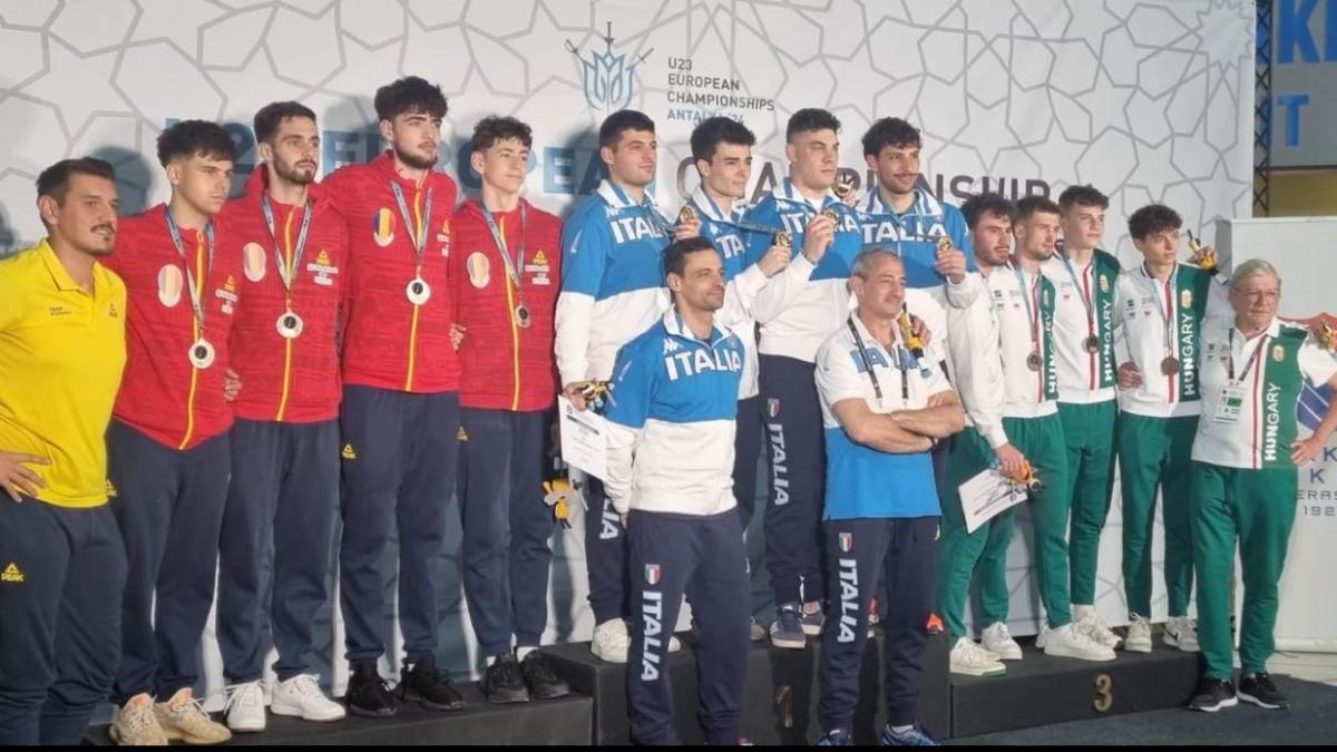 echipa-masculina-de-scrima-a-romaniei--medalitata-cu-argint-la-europenele-u23_24948600