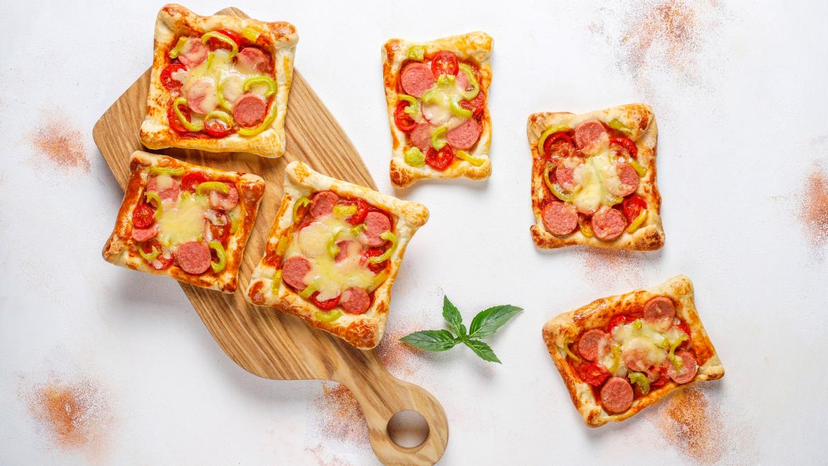 pizza-rapida-pe-felii-de-paine_61448700