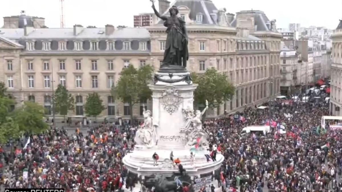 manifestatii-anti-extrema-dreapta-francezii-nemultumiti-de-rezultatele-alegerilor-au-iesit-in-strada--video-2_04688200