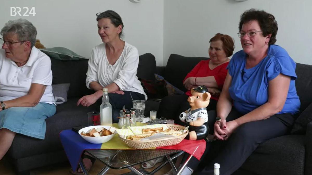 romania-nu-se-uita-nici-dupa-40-de-ani-o-romanca-a-plans-de-bucurie-alaturi-de-vecinii-nemti-la-victoria-echipei-nationale_12507300