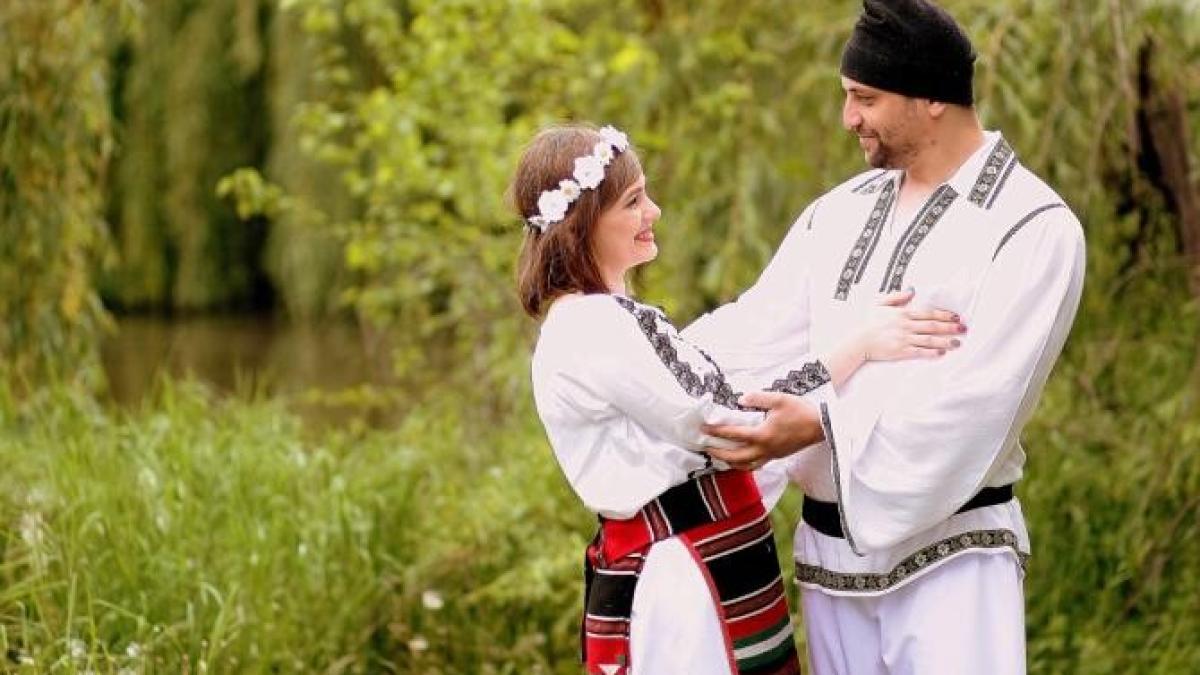 port-popular-romanesc_11034500_08570300