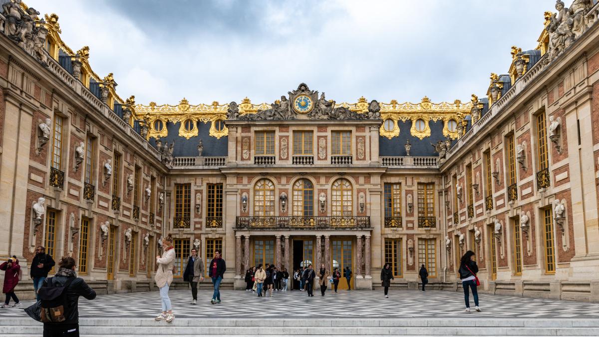 palatul-versailles--evacuat-in-urma-unei-amenintari-cu-bomba_99186400