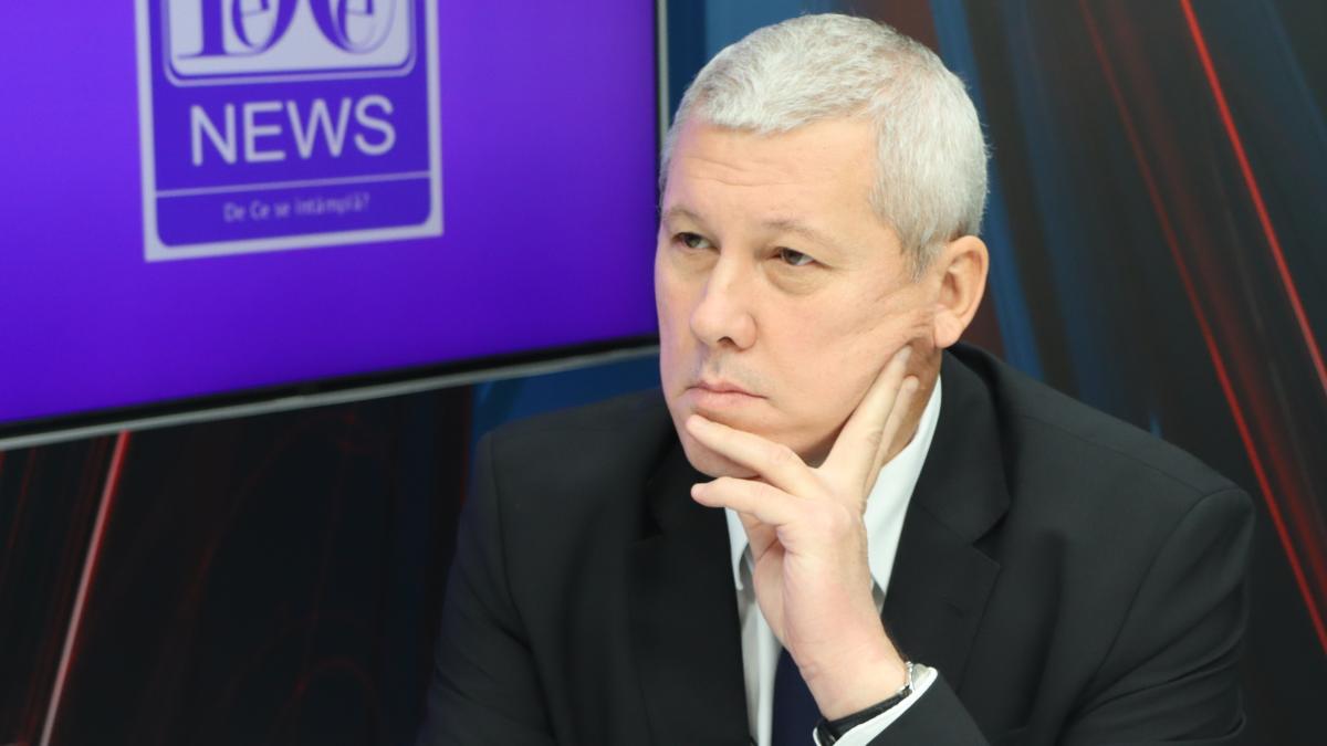 catalin-predoiu-in-studioul-dc-media-group