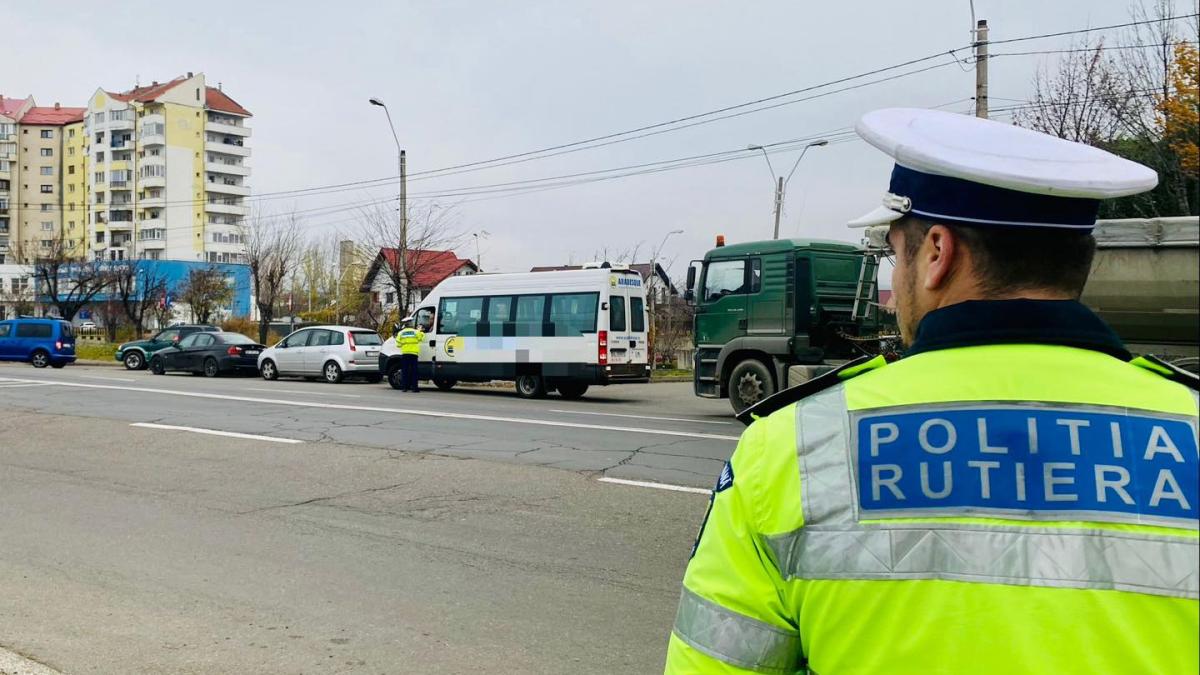 politia-romana-politist-control-trafic-actiune