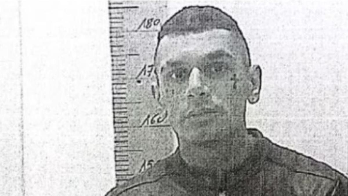 un-detinut-roman-a-evadat-si-umbla-liber-pe-strazile-italiei--barbatul-a-fost-dus-la-spital-si-a-fugit-pe-geam_82726000