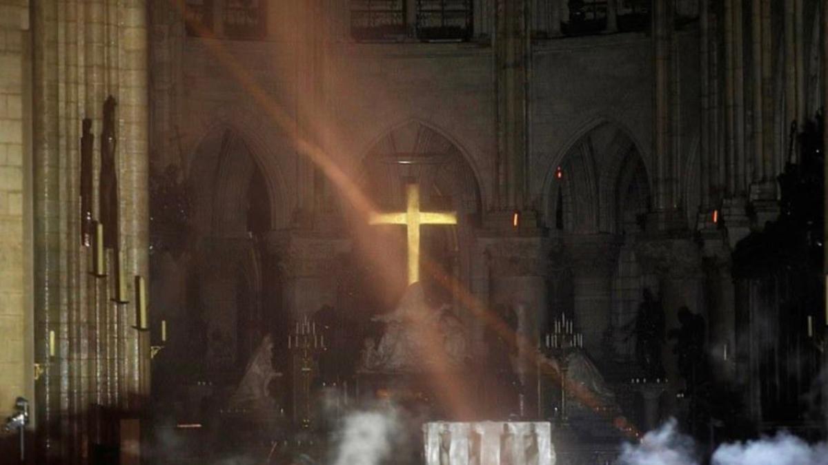 cruce_aur_notre_dame