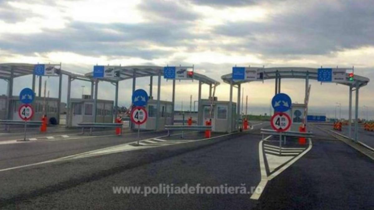 tragedie-la-frontiera--un-sofer-de-camion-a-murit-in-vama-sculeni--dupa-ce-s-a-prabusit-brusc-la-pamant_41939200