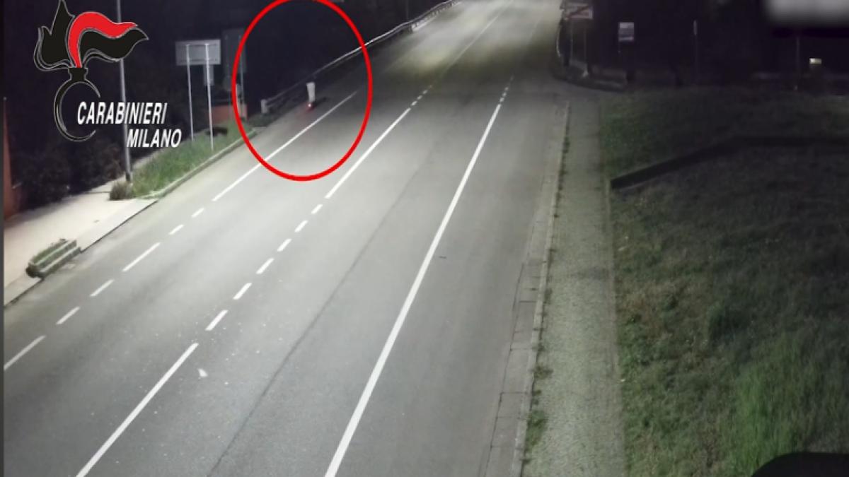 roman-incendiat-masini-milano_52908200