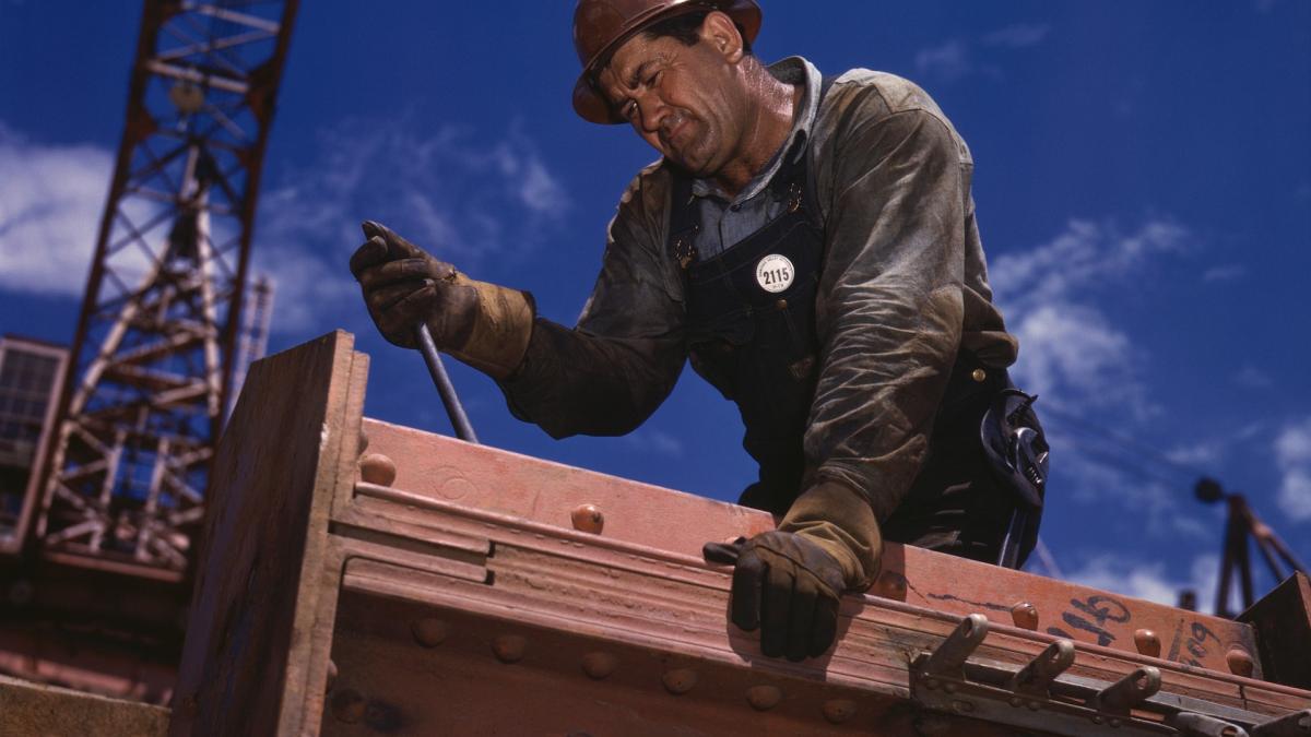 autostrada-pitesti-sibiu--in-lipsa-de-muncitori--satenii-refuza-salariile-de-1000-de-euro-prc-e2prc-80prc-9ee-putin-pentru-cata-munca-eprc-e2prc-80prc-9d_11994000