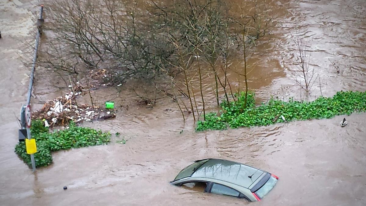 inundatii-furtuna-inundatie-vreme-rea_95072200