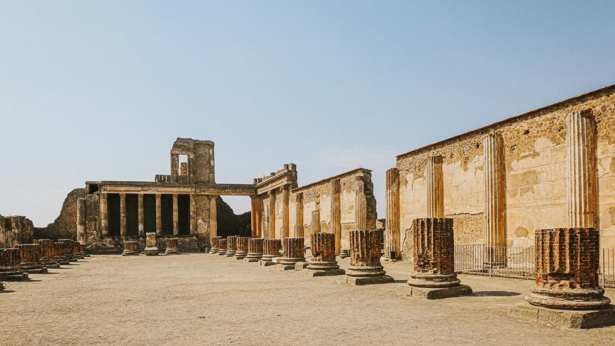 ruine-pompei_99835700