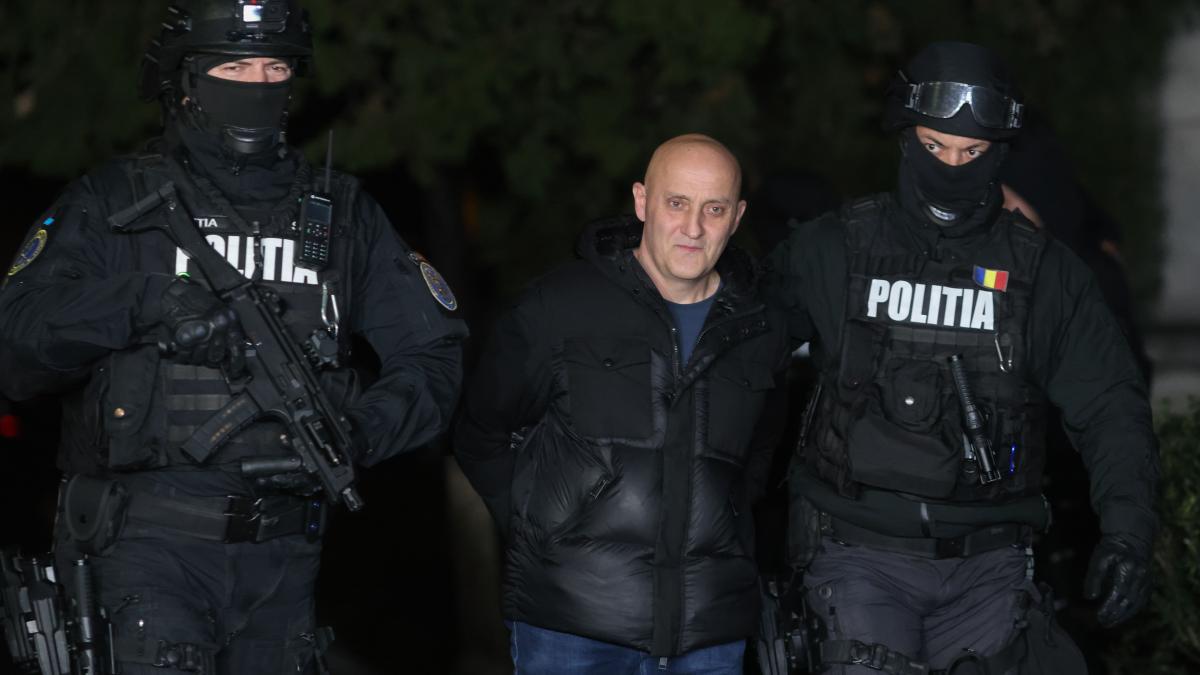 2024-12-08-4215_97104000