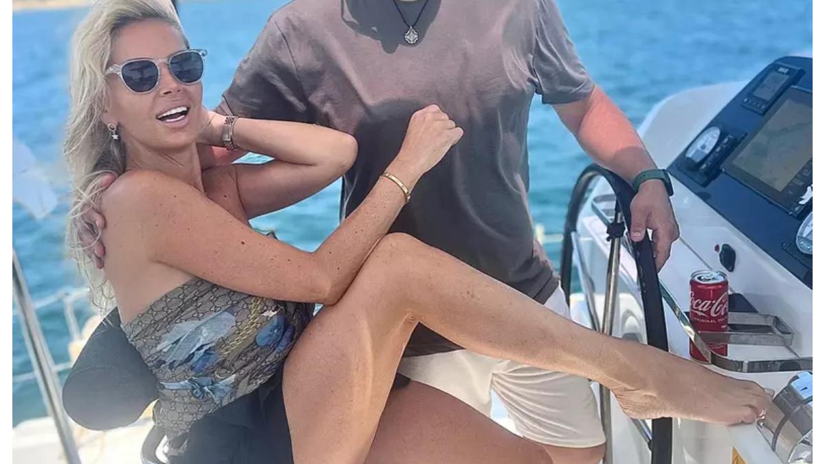 andreea-banica-data-afara_30498900